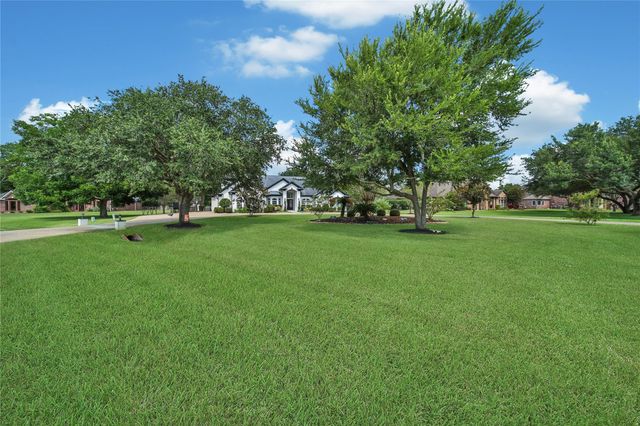 3531 Woodbine Drive, Fulshear, TX 77441