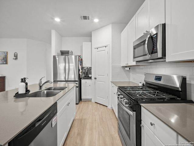 6718 Carlton Crest, San Antonio, TX 78253