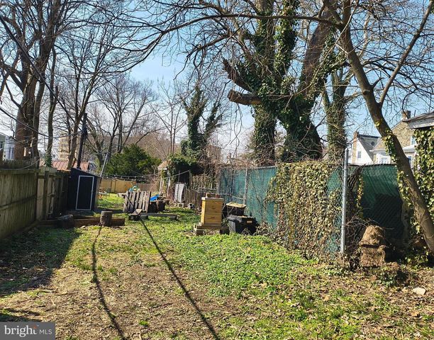 222 W JOHNSON ST, Philadelphia, PA 19144