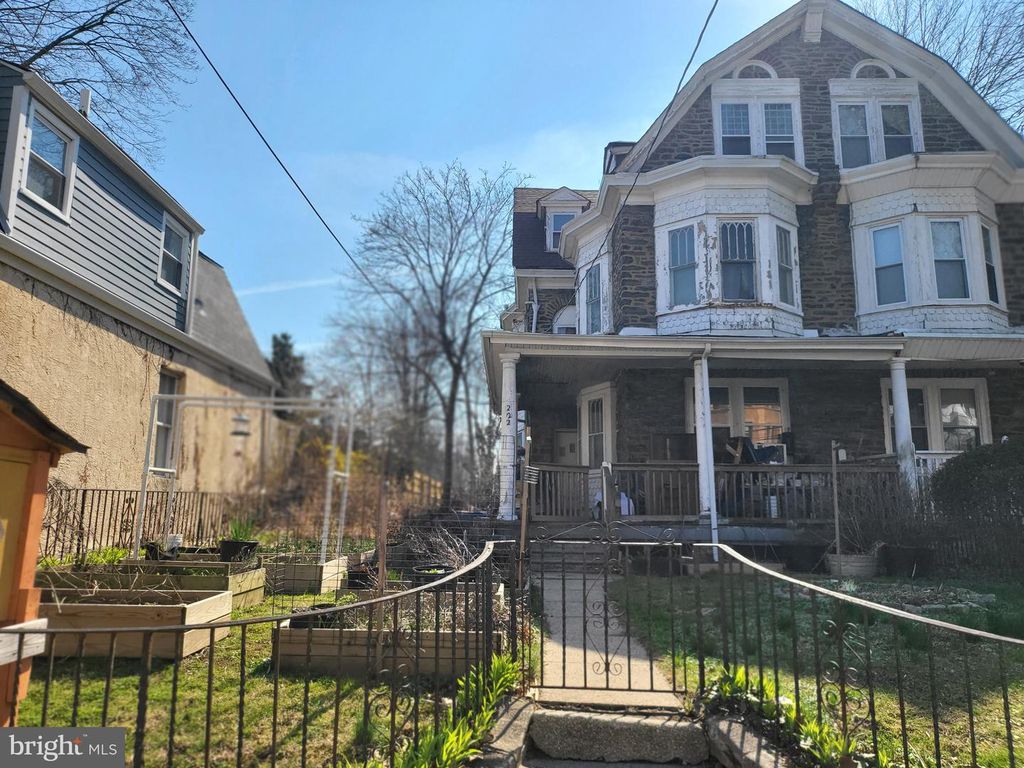222 W JOHNSON ST, Philadelphia, PA 19144