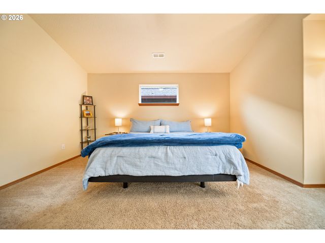 33590 Se DILL Pl, Scappoose, OR 97056