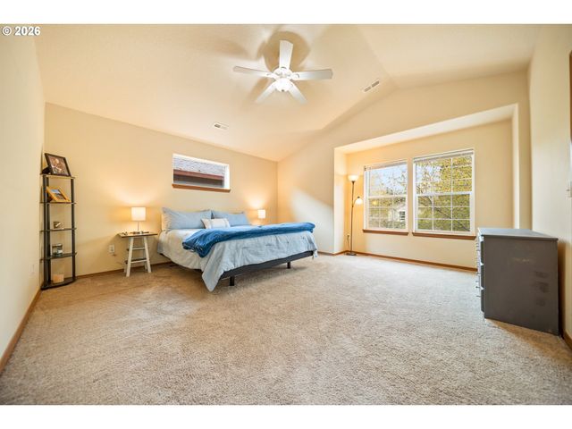 33590 Se DILL Pl, Scappoose, OR 97056