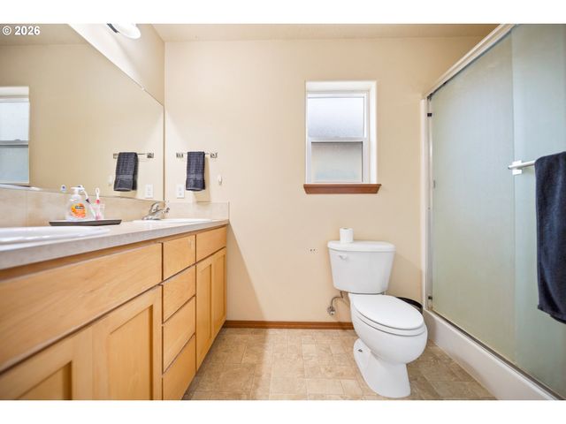 33590 Se DILL Pl, Scappoose, OR 97056