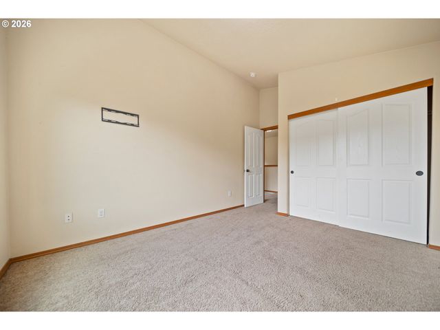 33590 Se DILL Pl, Scappoose, OR 97056