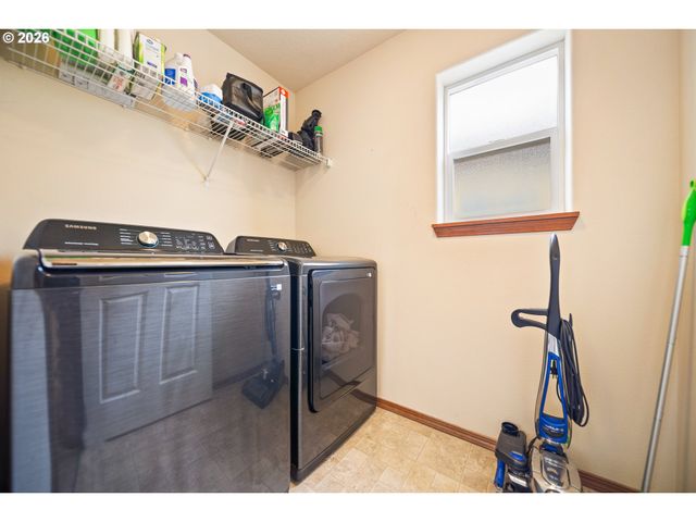 33590 Se DILL Pl, Scappoose, OR 97056