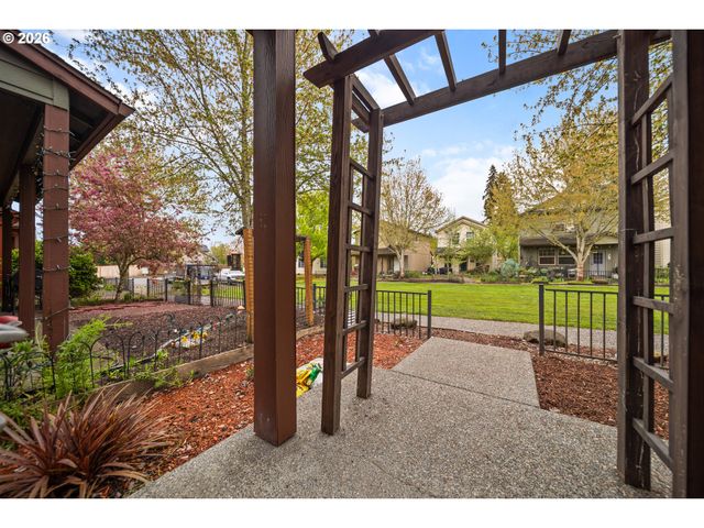 33590 Se DILL Pl, Scappoose, OR 97056