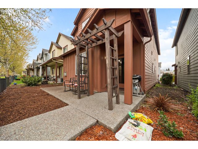 33590 Se DILL Pl, Scappoose, OR 97056