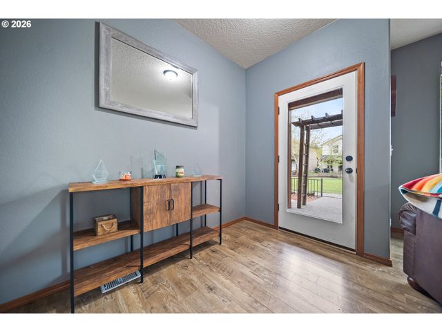 33590 Se DILL Pl, Scappoose, OR 97056