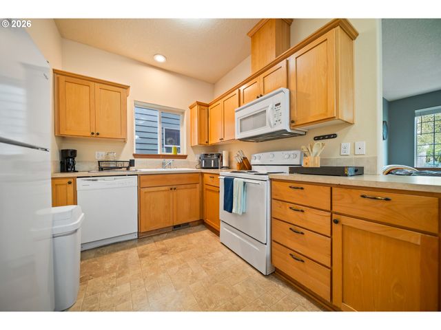 33590 Se DILL Pl, Scappoose, OR 97056