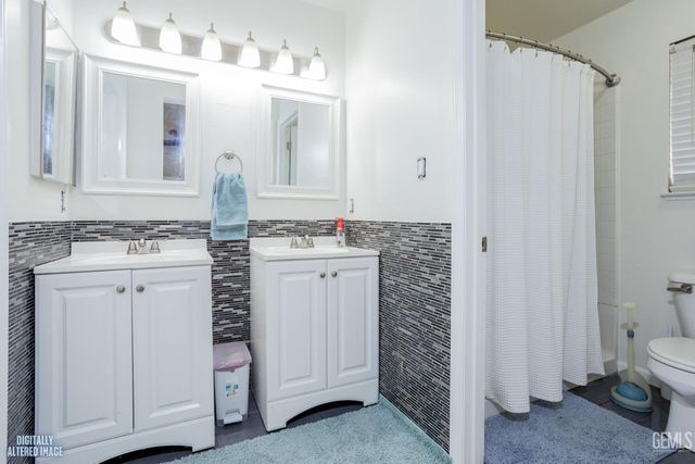 8609 Winlock Street, Bakersfield, CA 93312