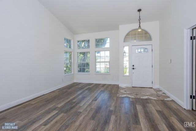 8609 Winlock Street, Bakersfield, CA 93312