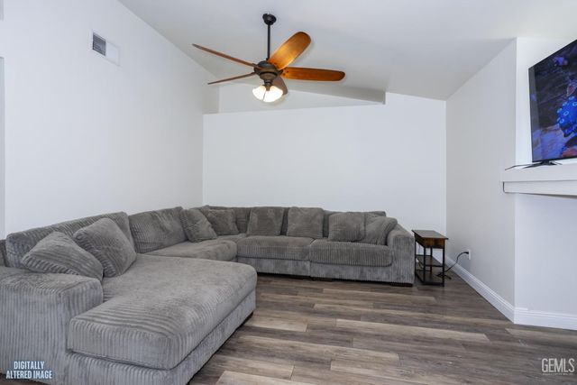 8609 Winlock Street, Bakersfield, CA 93312