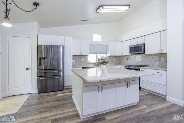 8609 Winlock Street, Bakersfield, CA 93312