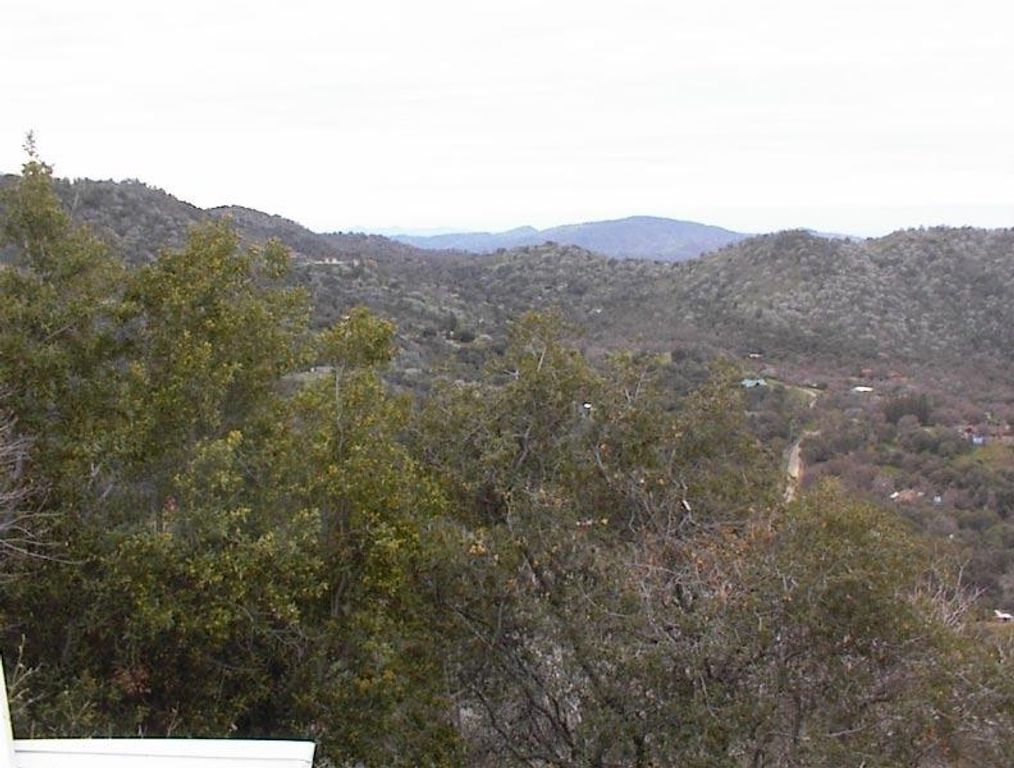 Image 11 of property listing at 713 Bramble Lane, Yokuts Valley, CA 93675