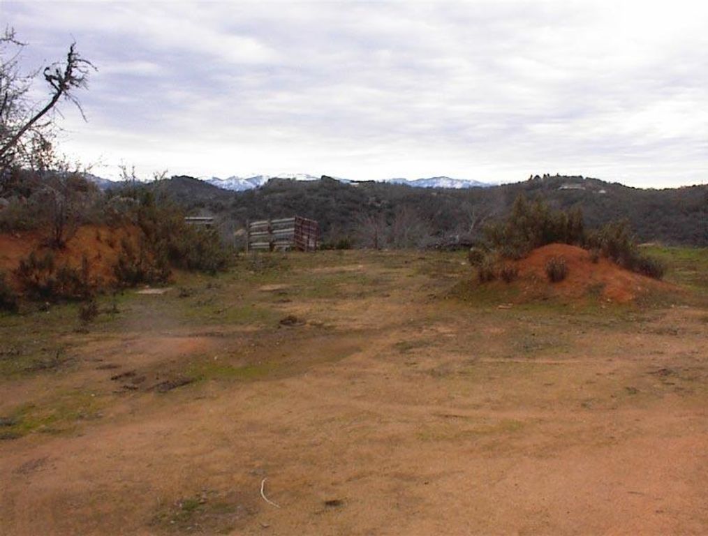 Image 3 of property listing at 713 Bramble Lane, Yokuts Valley, CA 93675