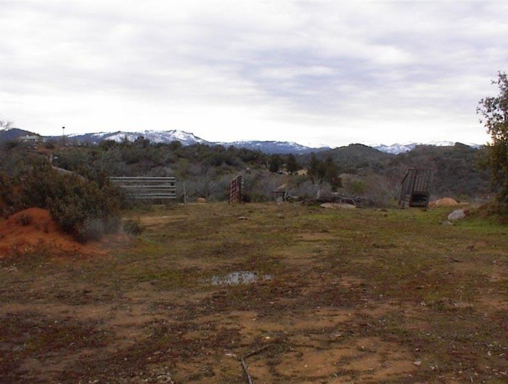 Image 4 of property listing at 713 Bramble Lane, Yokuts Valley, CA 93675