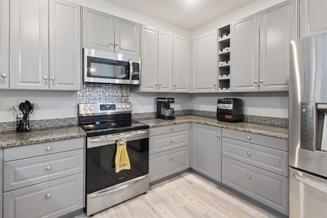 591 E Eubank Street, Mabank, TX 75147