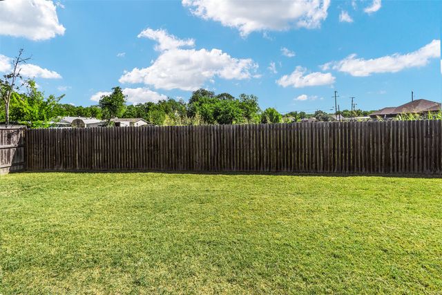 591 E Eubank Street, Mabank, TX 75147