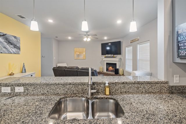 591 E Eubank Street, Mabank, TX 75147