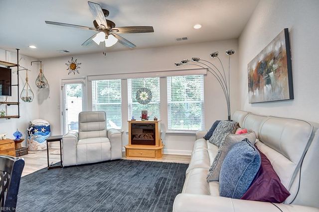 1002 Opal St 103, Suffolk, VA 23435