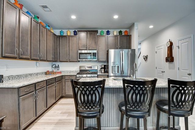 1002 Opal St 103, Suffolk, VA 23435