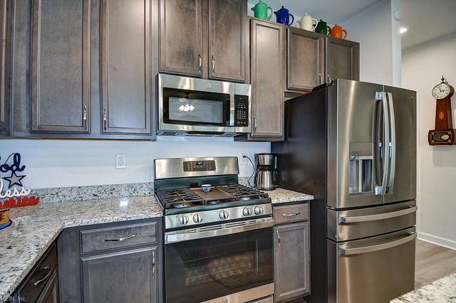1002 Opal St 103, Suffolk, VA 23435