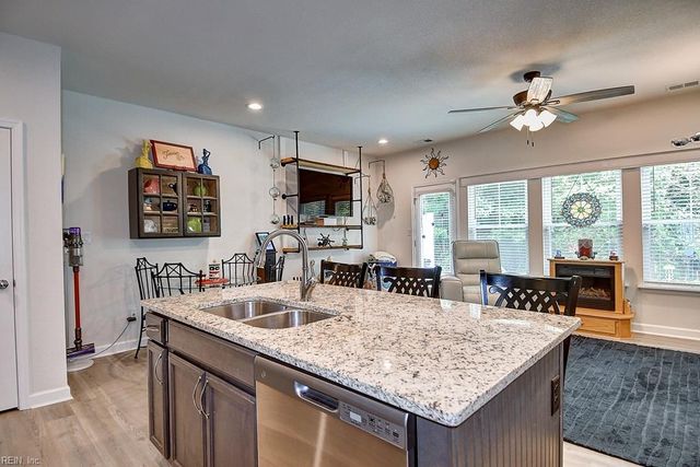 1002 Opal St 103, Suffolk, VA 23435