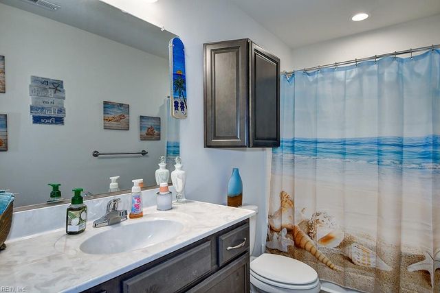 1002 Opal St 103, Suffolk, VA 23435