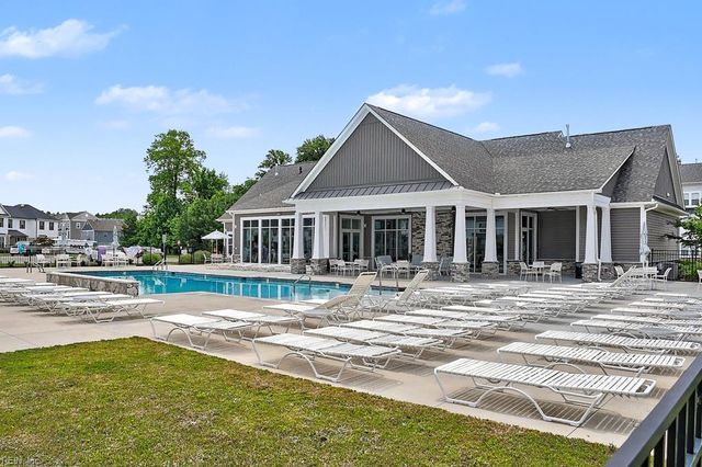 1002 Opal St 103, Suffolk, VA 23435