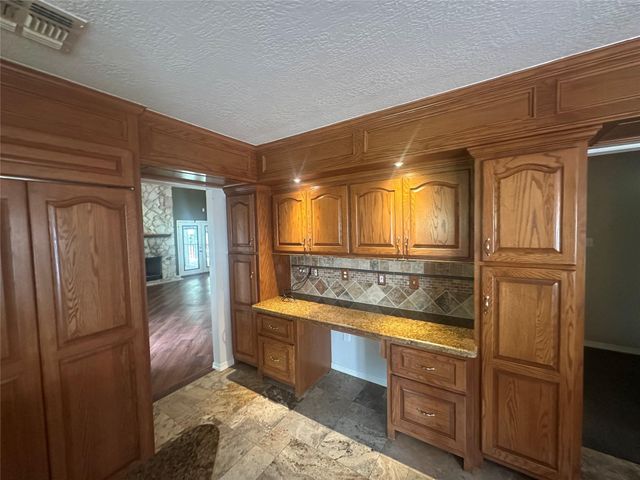 1181 Pr 2225, Buffalo, TX 75831