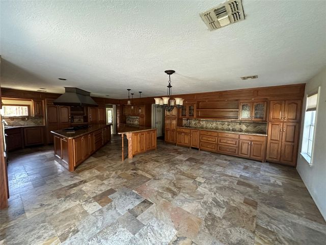 1181 Pr 2225, Buffalo, TX 75831