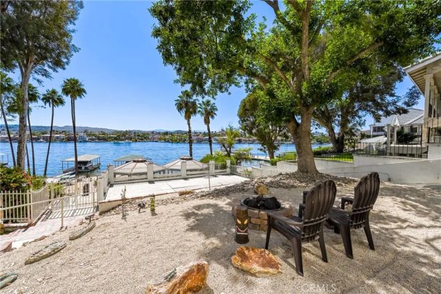 22376 W San Joaquin, Canyon Lake, CA 92587