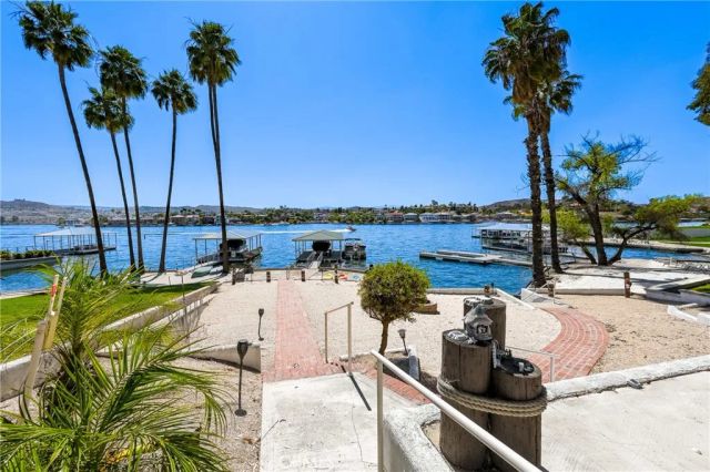 22376 W San Joaquin, Canyon Lake, CA 92587