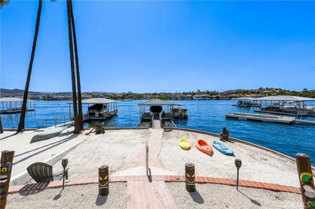 22376 W San Joaquin, Canyon Lake, CA 92587