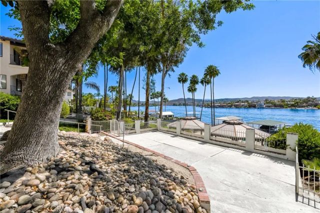 22376 W San Joaquin, Canyon Lake, CA 92587