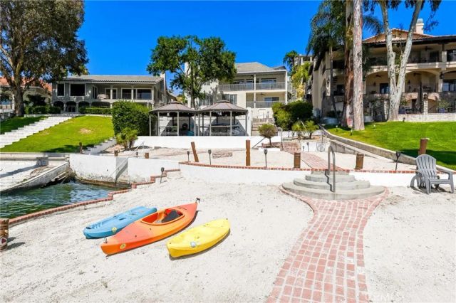 22376 W San Joaquin, Canyon Lake, CA 92587