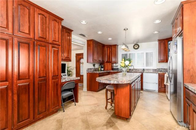 22376 W San Joaquin, Canyon Lake, CA 92587