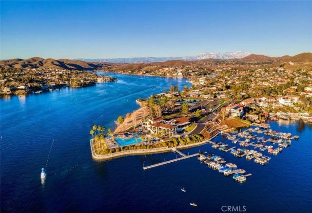 22376 W San Joaquin, Canyon Lake, CA 92587
