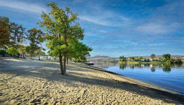 22376 W San Joaquin, Canyon Lake, CA 92587