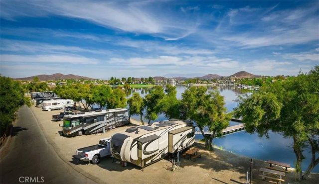 22376 W San Joaquin, Canyon Lake, CA 92587