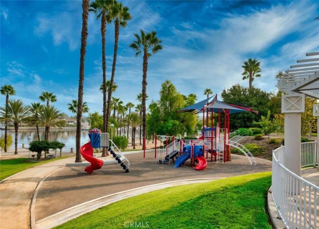 22376 W San Joaquin, Canyon Lake, CA 92587