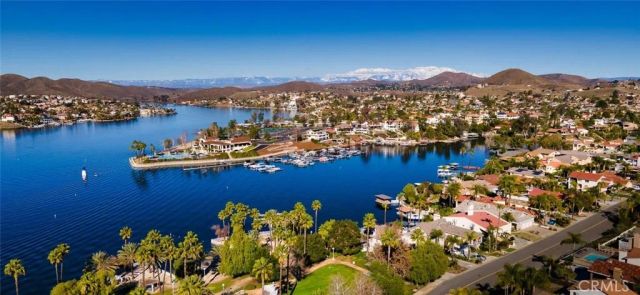 22376 W San Joaquin, Canyon Lake, CA 92587