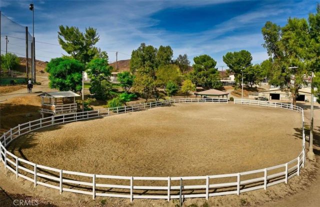 22376 W San Joaquin, Canyon Lake, CA 92587