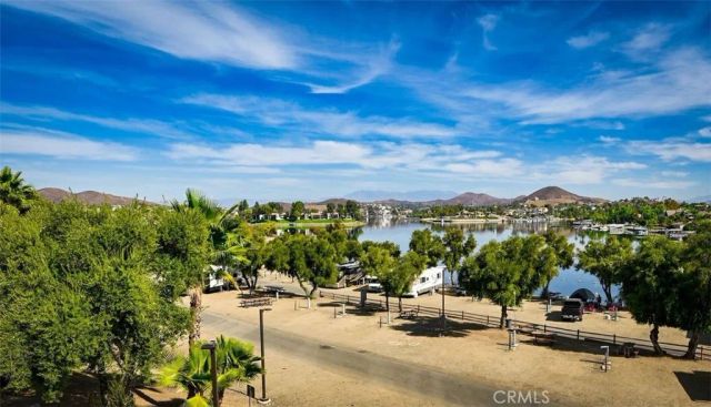 22376 W San Joaquin, Canyon Lake, CA 92587
