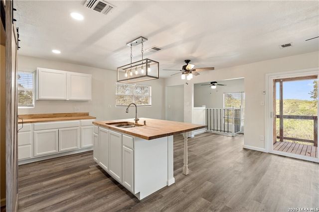 404 Valley Ridge, Canyon Lake, TX 78133