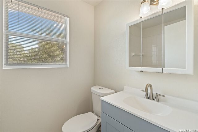 404 Valley Ridge, Canyon Lake, TX 78133