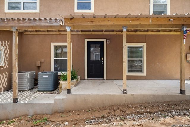 404 Valley Ridge, Canyon Lake, TX 78133