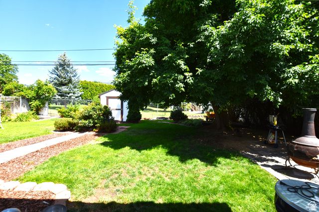 806 VALERIA DR, Layton, UT 84041