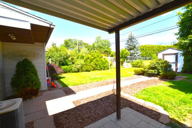 806 VALERIA DR, Layton, UT 84041