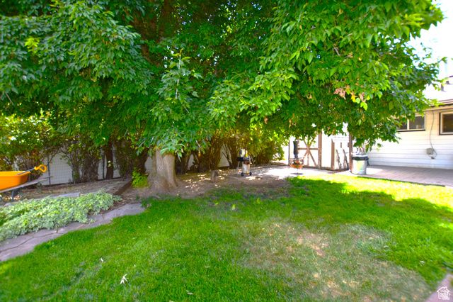 806 VALERIA DR, Layton, UT 84041